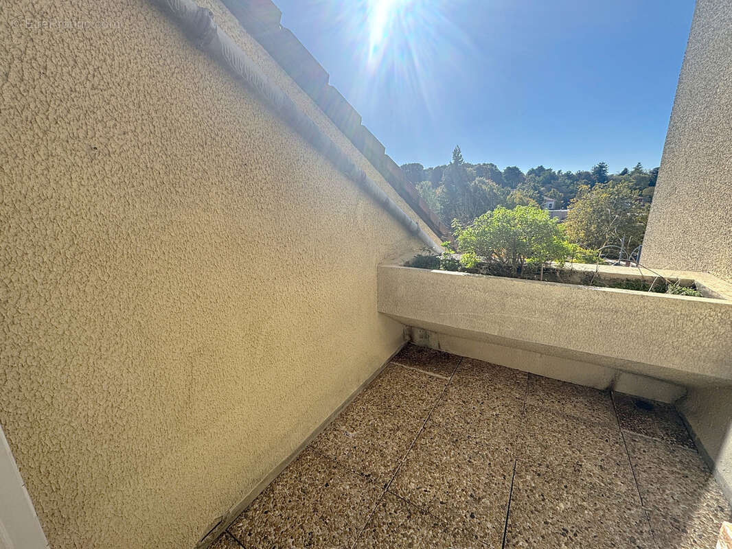 Appartement à SAINT-GENIS-LAVAL