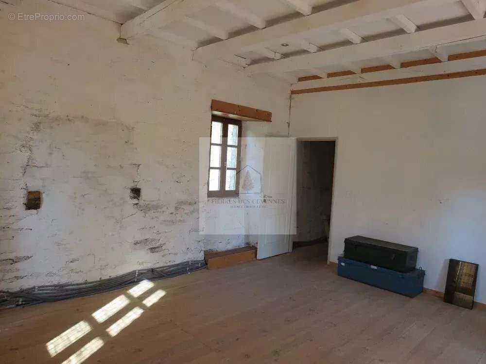 Maison à SAINT-GERMAIN-DE-CALBERTE