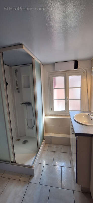 Maison 90m2 environ,au pied des commerces,3 chambres,bureau,garage,atelier,grange,cave,terrain 190m2 - photo 8