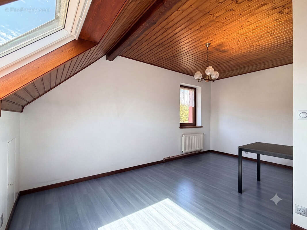 Maison individuelle - 150 m2 - 6 ares 25 - 5 chambres - photo 15