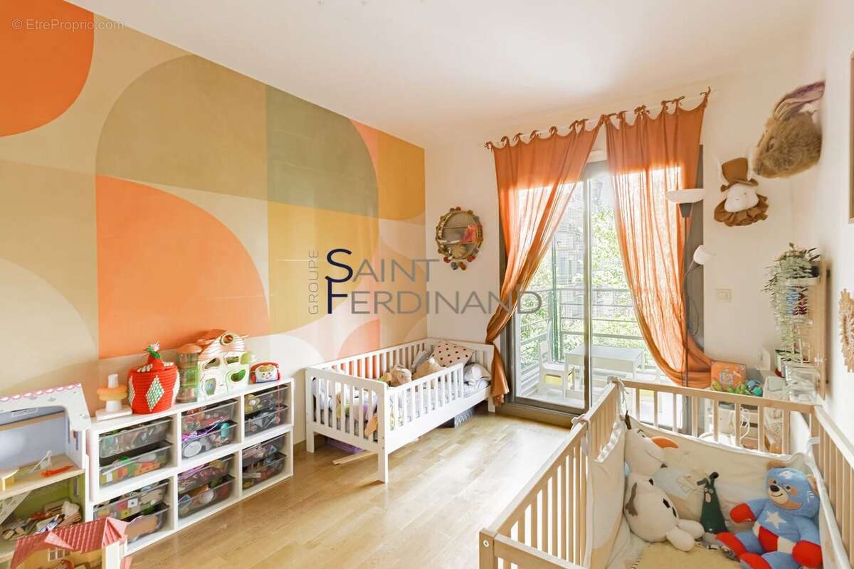 Appartement à LEVALLOIS-PERRET