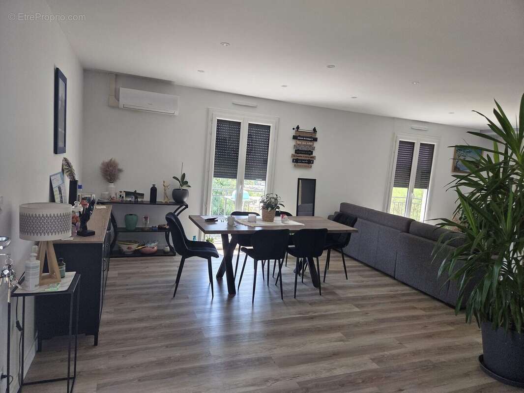 Maison 128 m² à Guereins  - photo 7