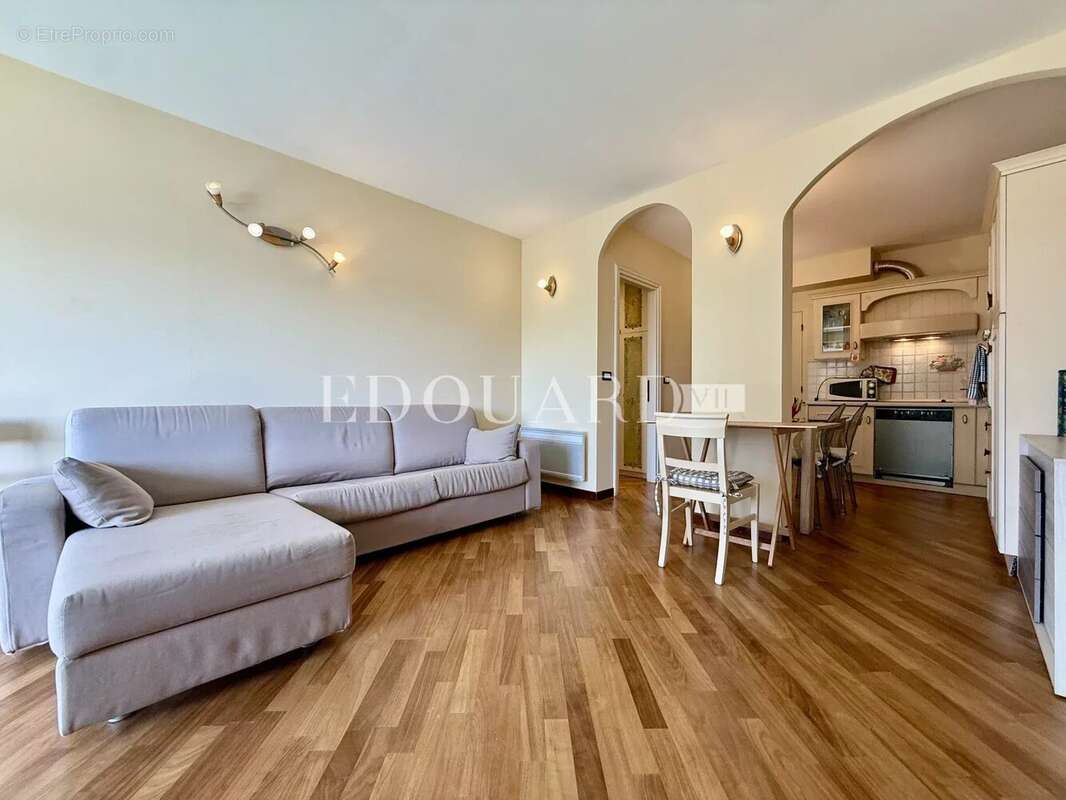 Appartement à ROQUEBRUNE-CAP-MARTIN