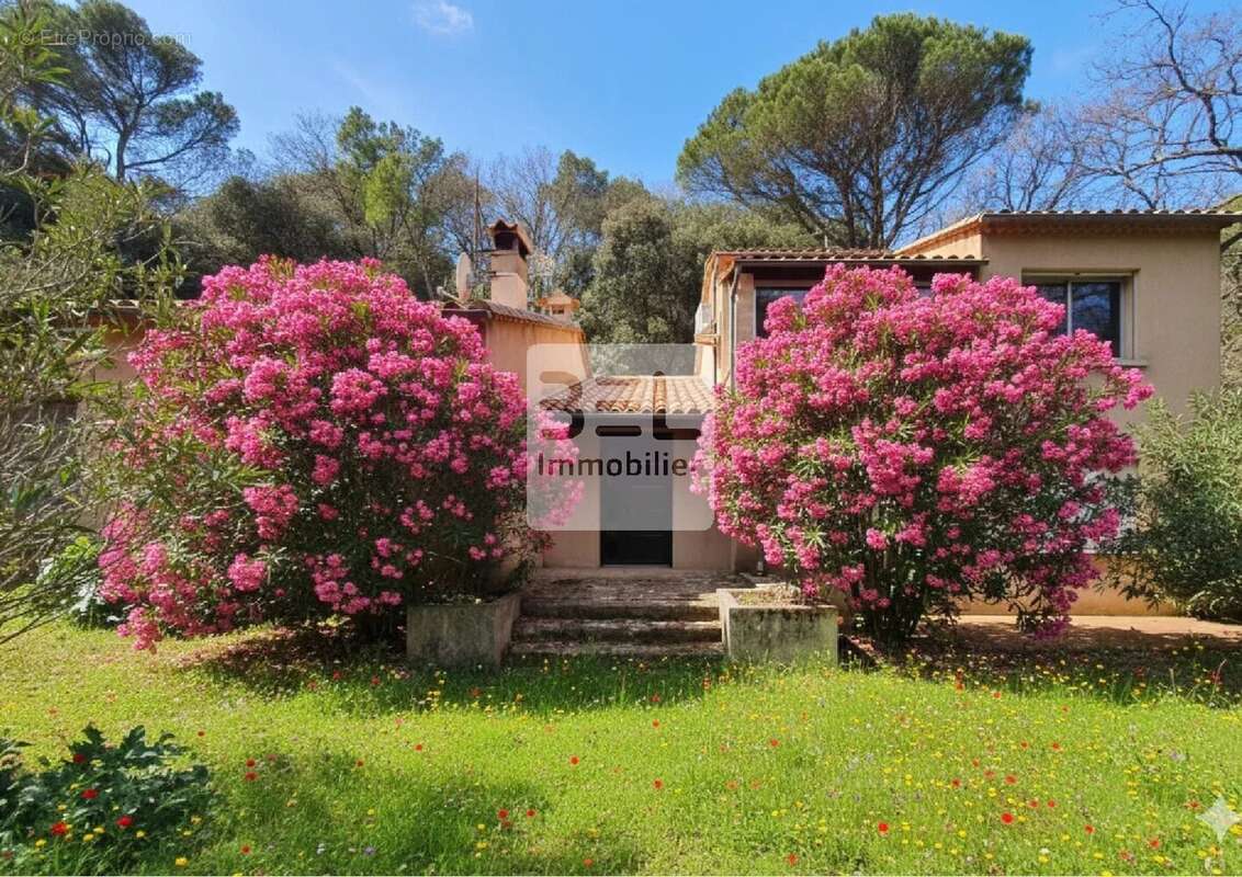 Maison à BAGNOLS-SUR-CEZE
