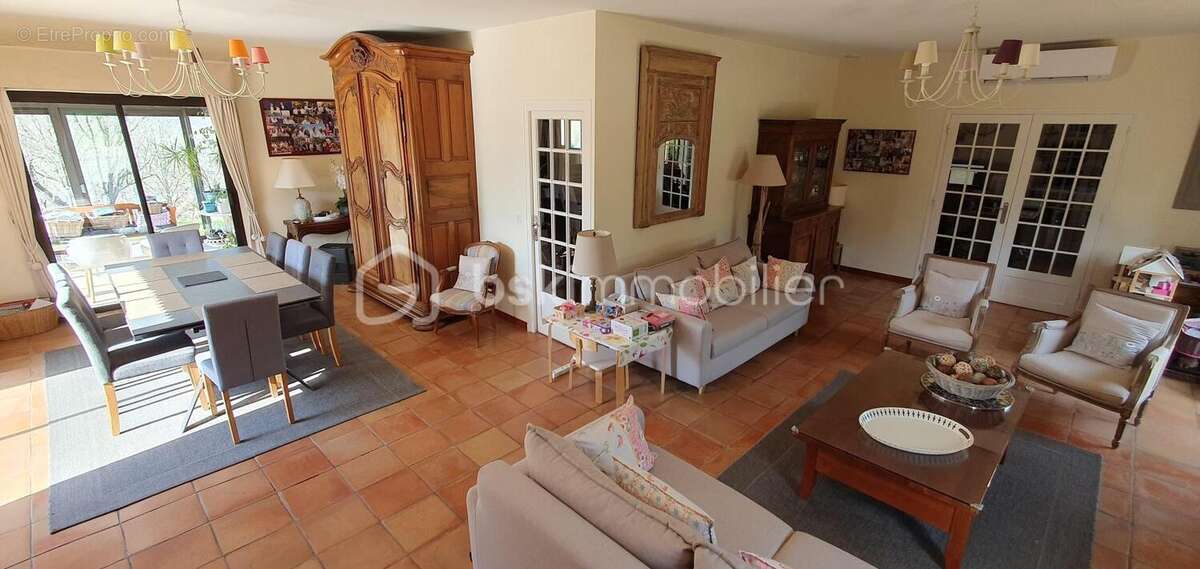 Belle maison plain pied - 4/5 chambres - veranda - piscine - terrain - photo 4