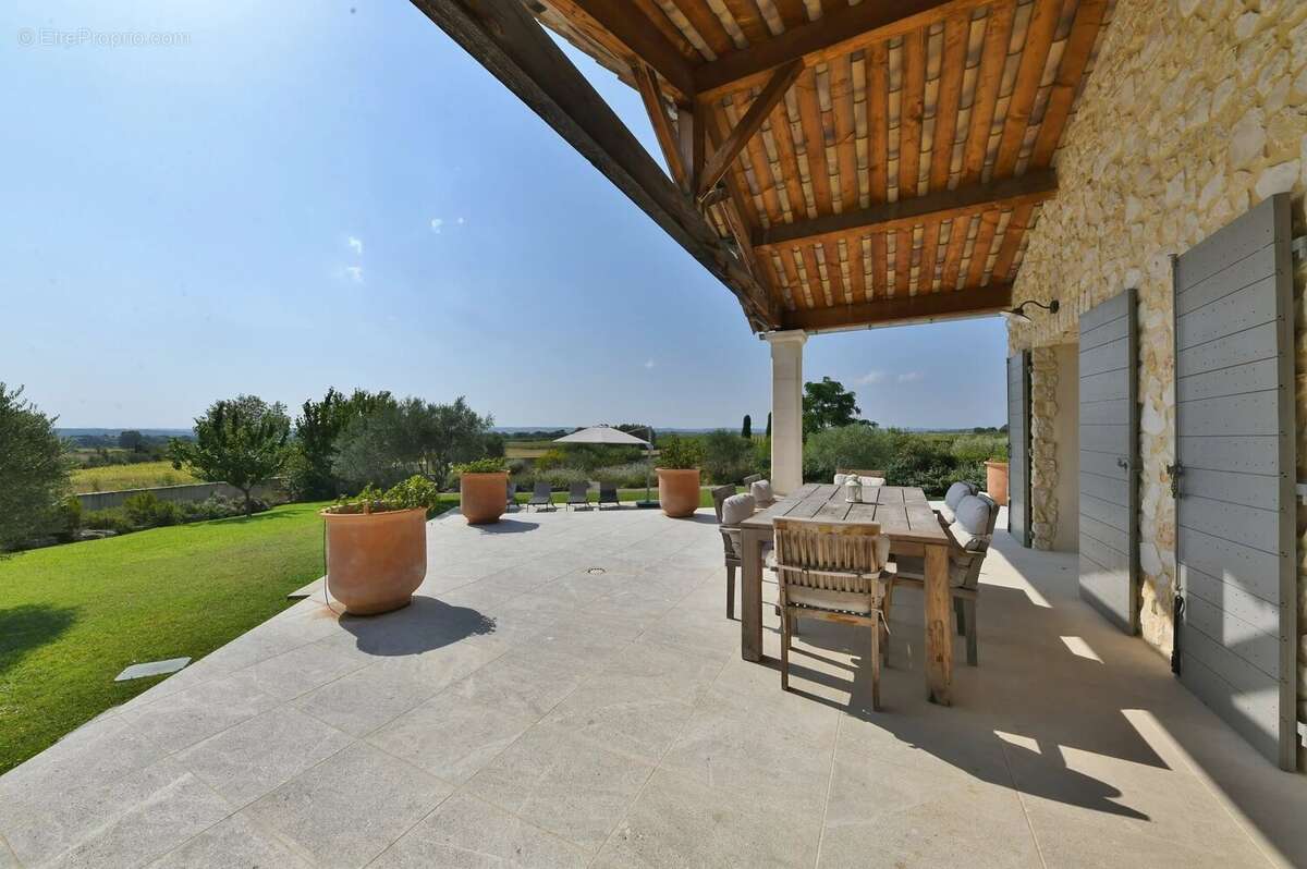Unique propriété avec piscine et vue panoramique - photo 13