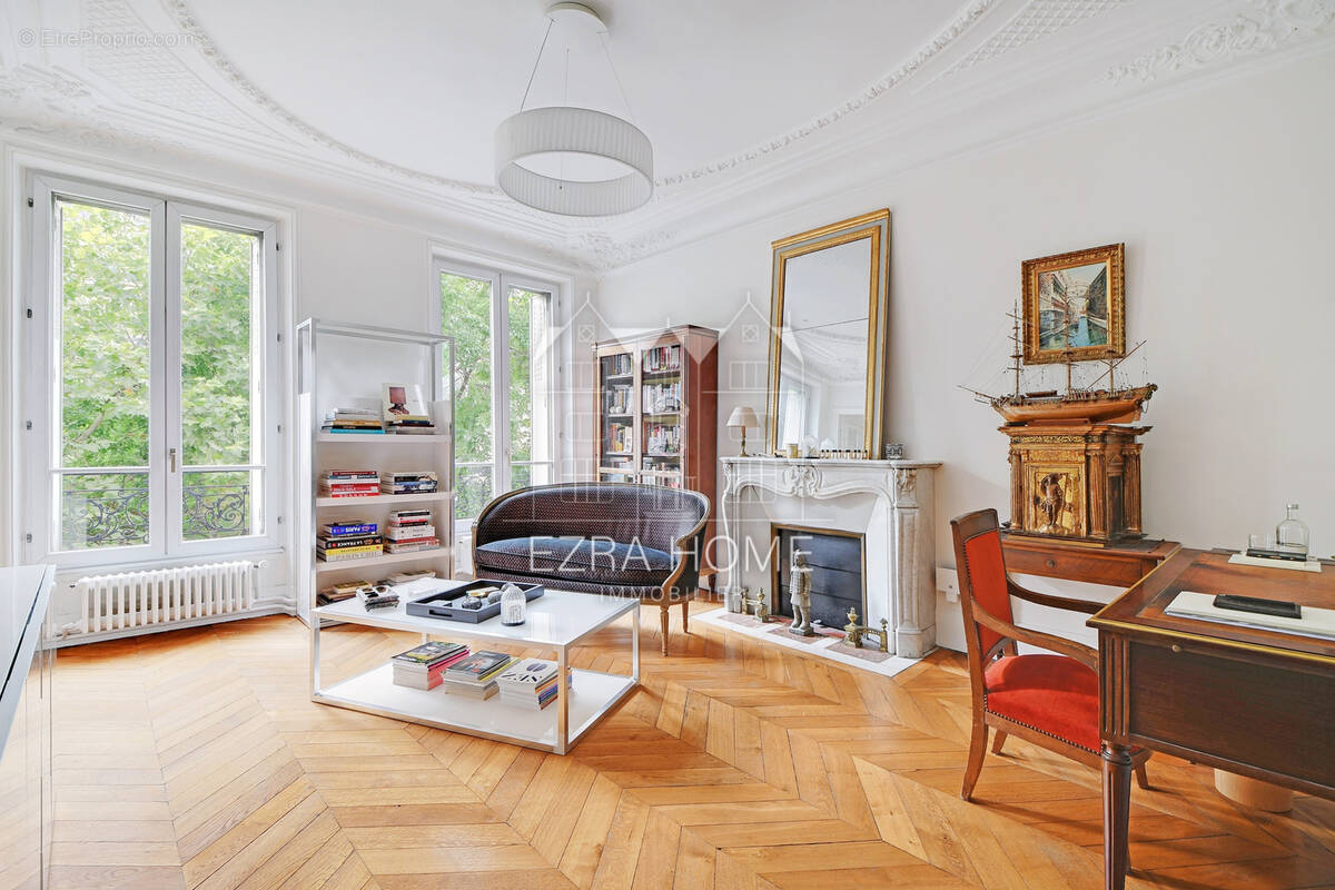 Appartement à PARIS-10E