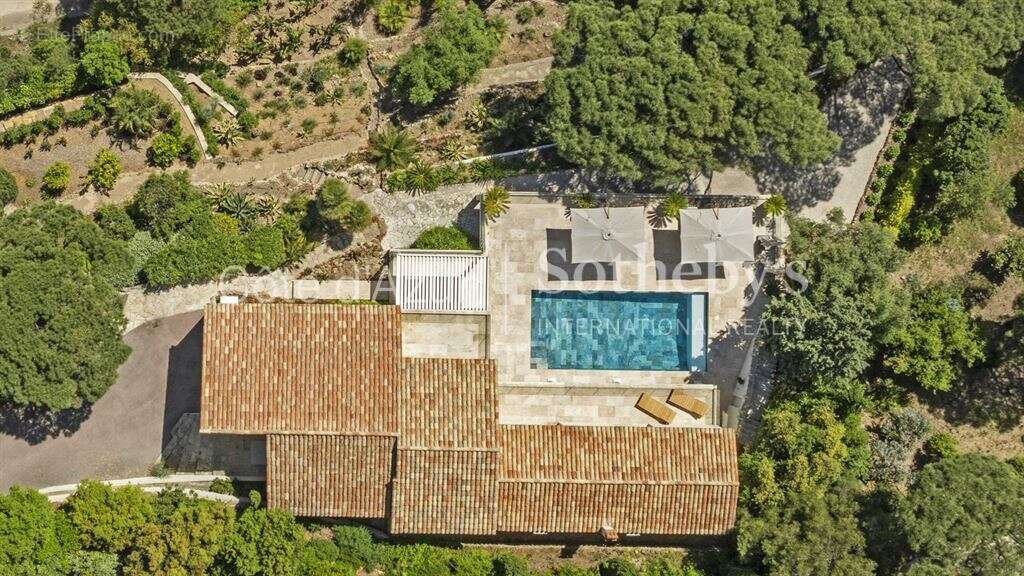 Exclusivité villa contemporaine avec vue mer, proche plage de la Nartelle - photo 18