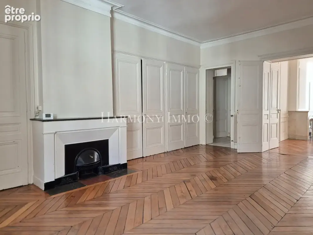 Bel appartement ancien de 167 m2 en dernier étage à 2 pas de la place Bellecour - photo 7