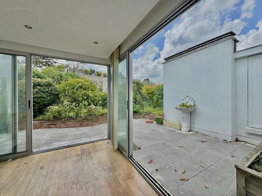 Appartement à NEUILLY-SUR-SEINE