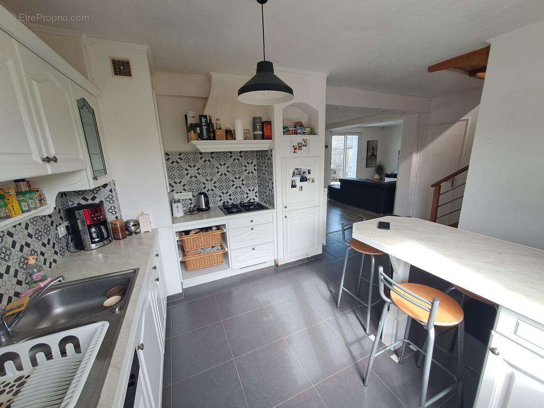 Maison 125 m² à Saint-Martin-Des-Champs  - photo 2