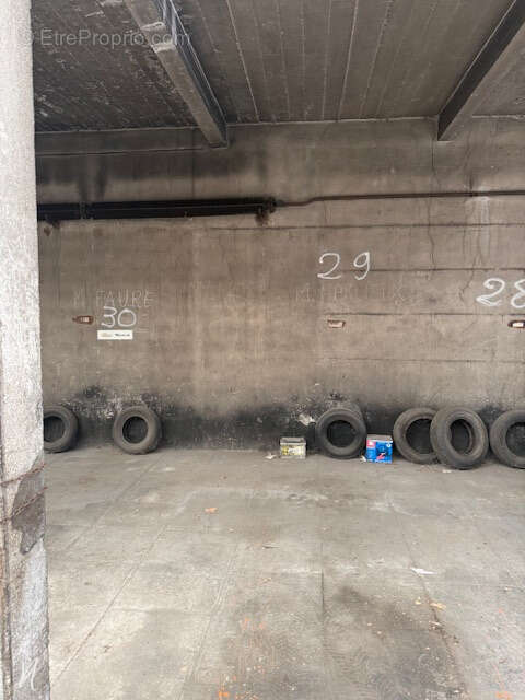 Parking à SAINT-ETIENNE