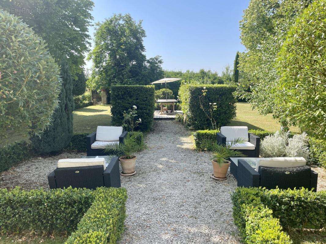 Maison à SAINT-DENIS-DU-PIN