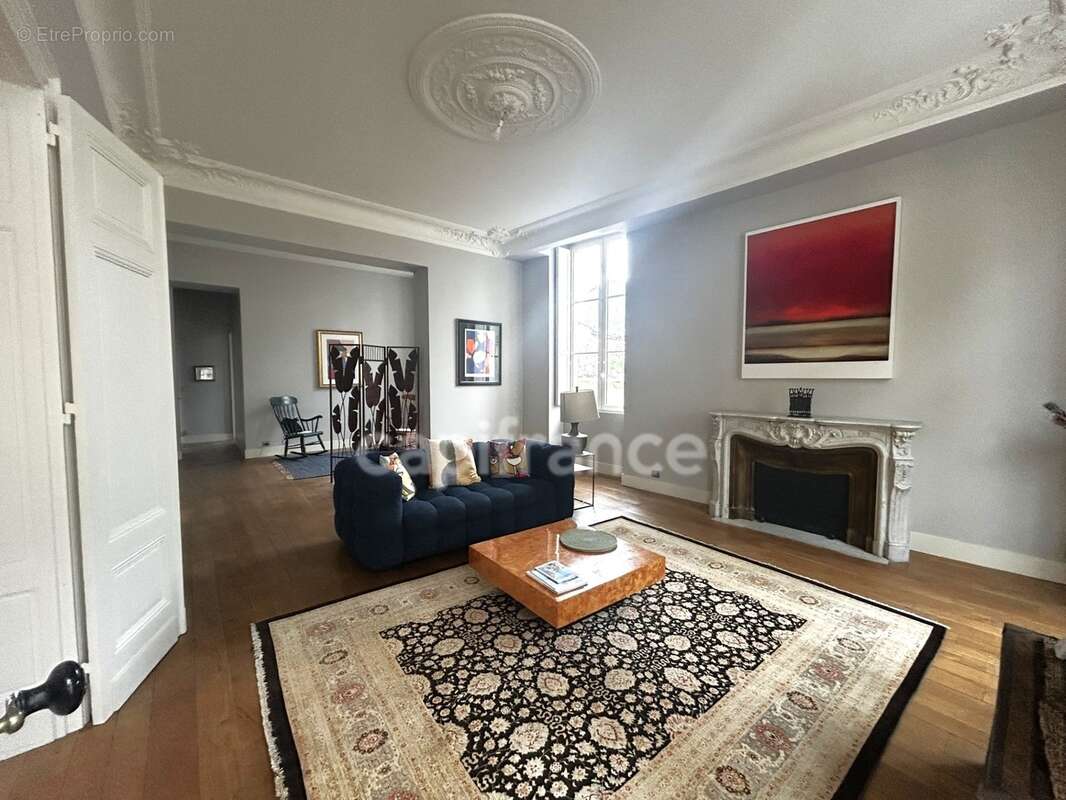 Appartement à vendre 3/ 4 avec balcon immeuble pierre Jardin public  BORDEAUX (33) - photo 17