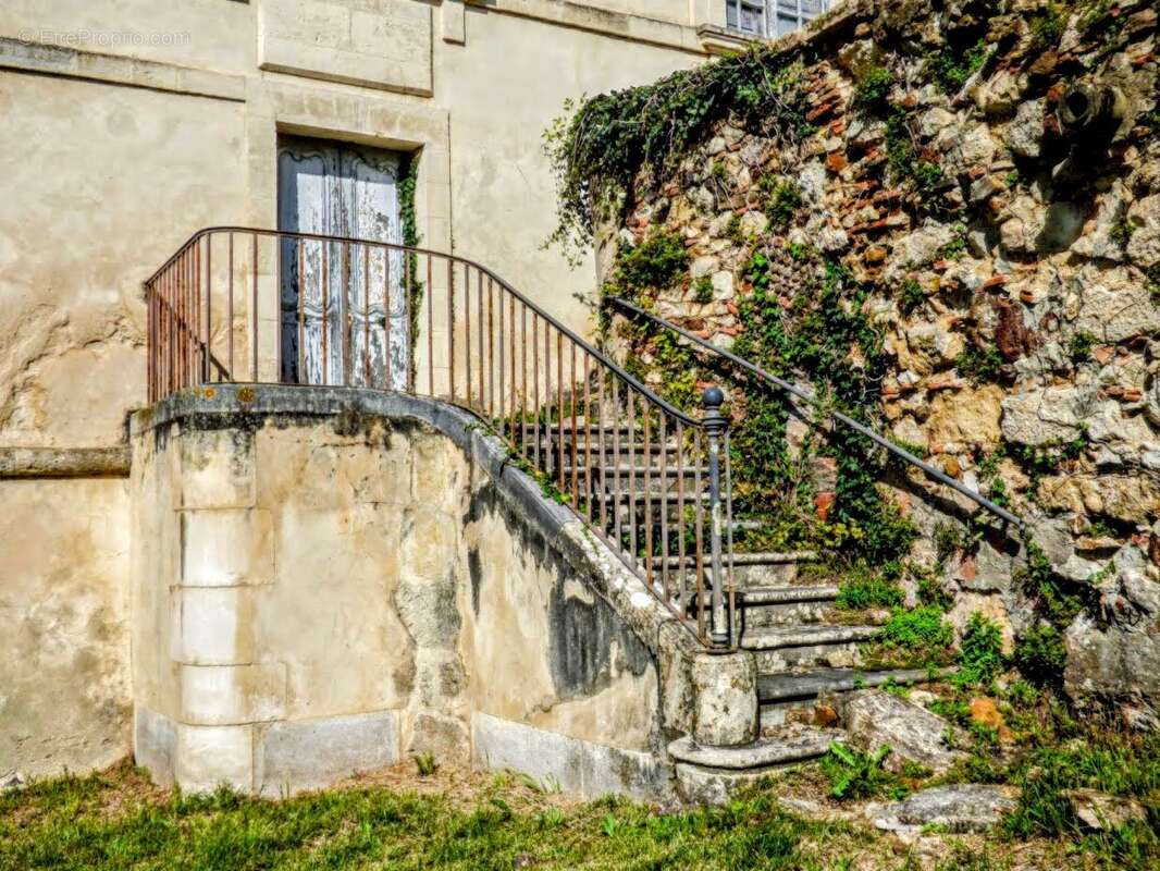 Château féodal au coeur des Landes sur 3,5 hectares - photo 8