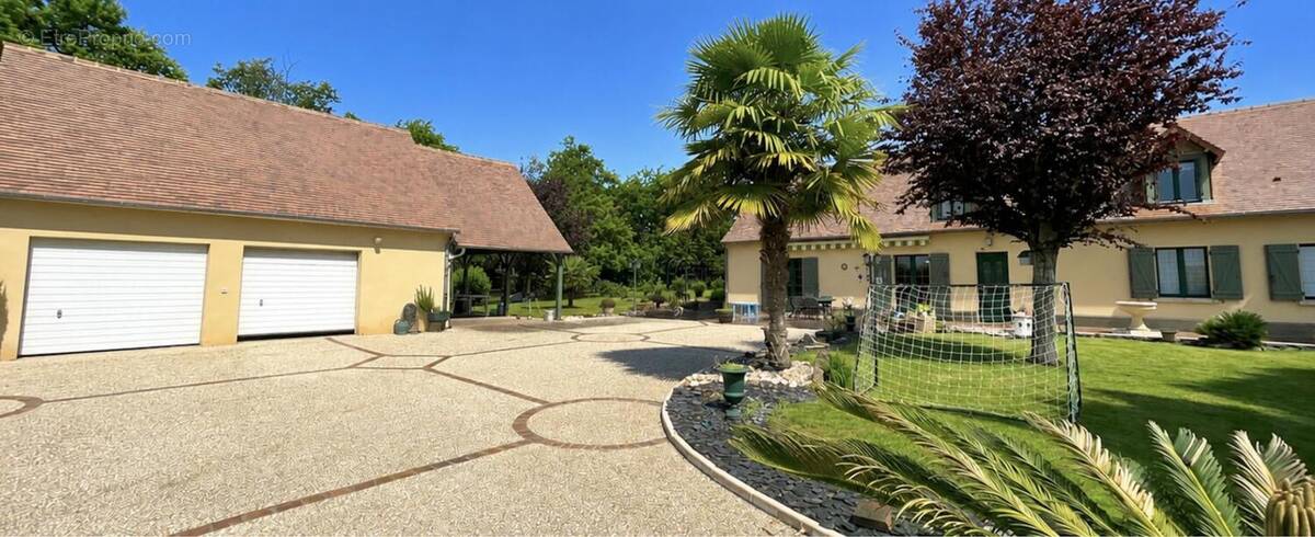 Maison à SPAY