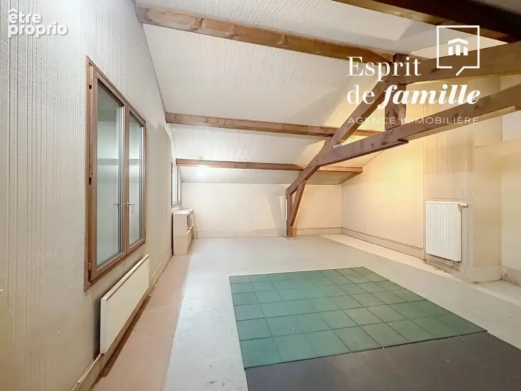 Collonges au Mont d'Or.  Maison avec piscine sur un terrain d'environ 1 500 m² - photo 17