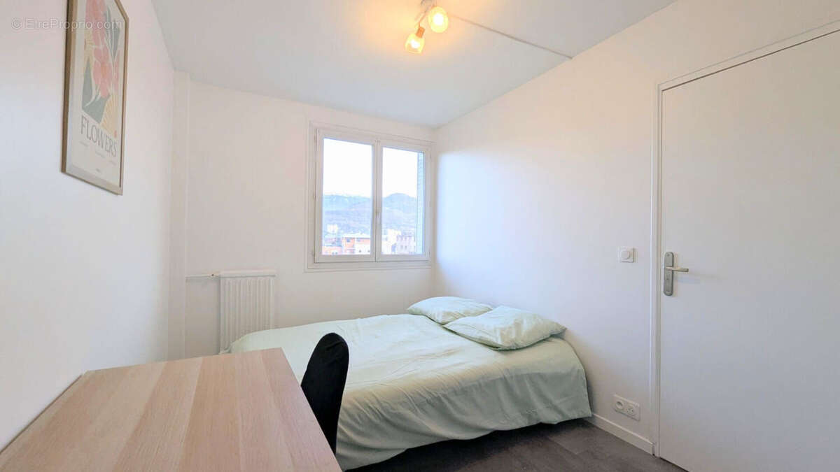 Appartement à SAINT-MARTIN-D'HERES