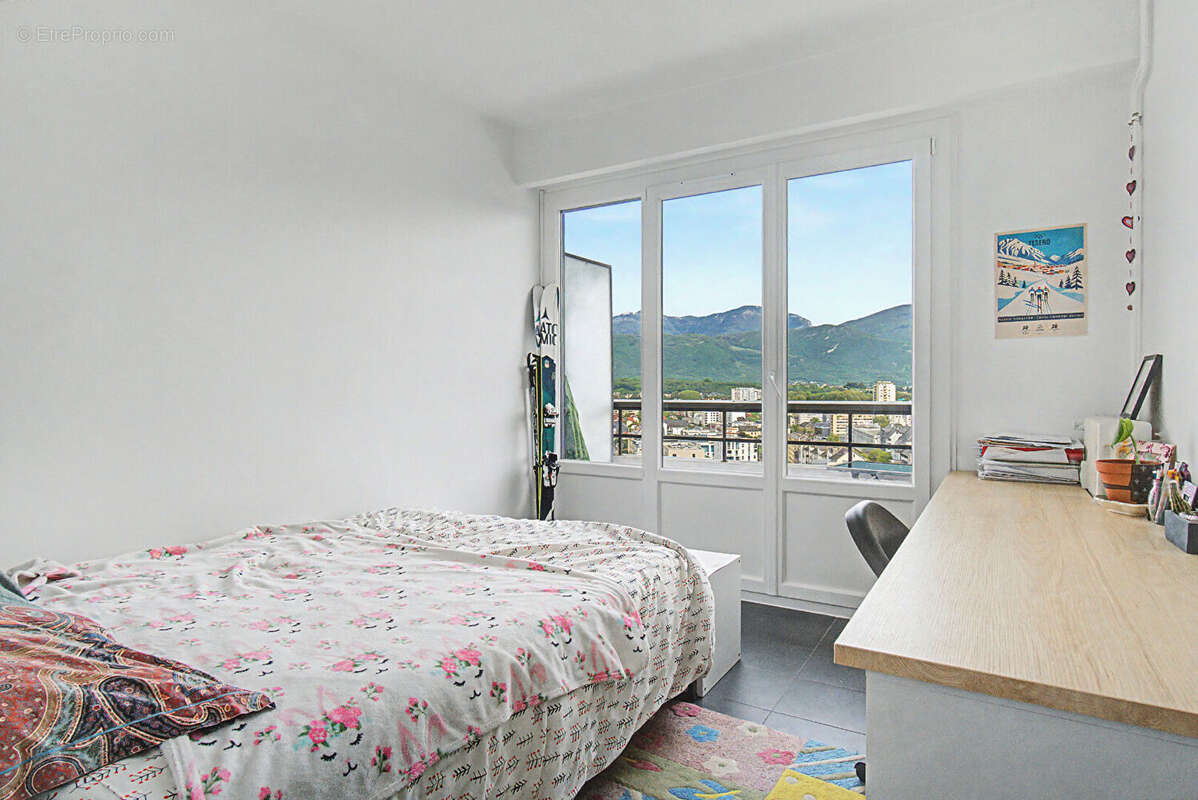 T3 65 m²  14ème étage - LE CENTENAIRE - Balcon filant et cave - photo 8