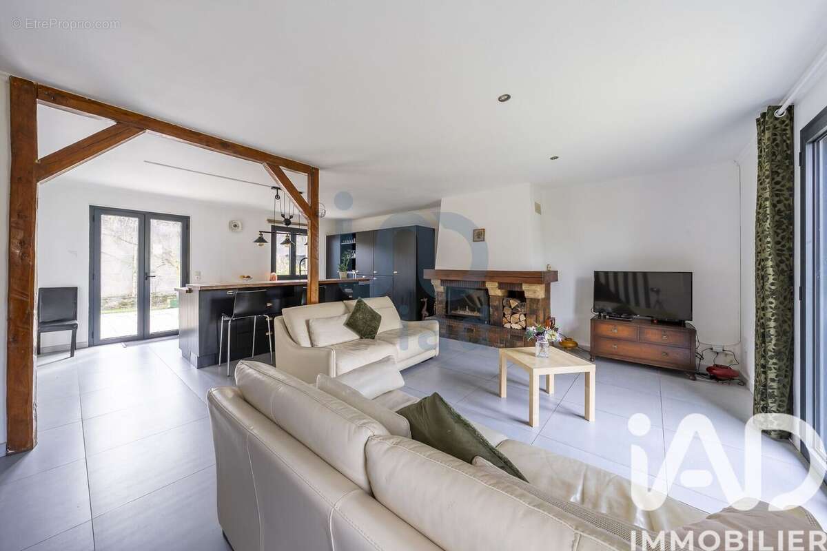 Photo 4 - Maison à LE MESNIL-SAINT-DENIS