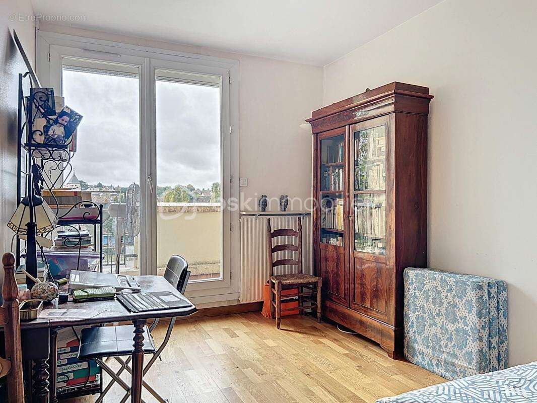 Appartement à CORBEIL-ESSONNES