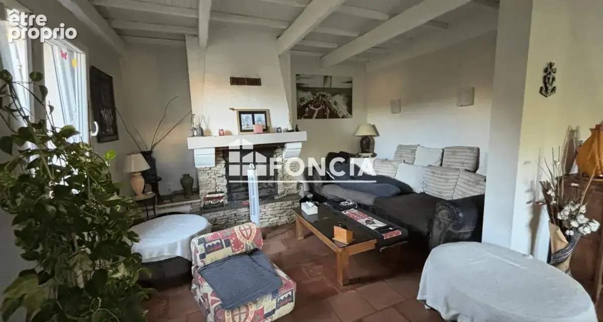 Marsillargues – Belle villa T4 de 143 m² avec garage, cheminée et grand séjour lumineux - photo 4