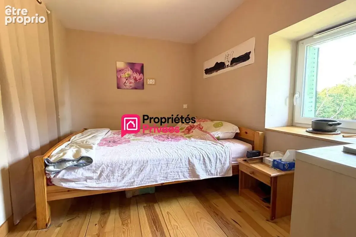 Maison T5  rénovée et Gîte T3 indépendant au coeur de Saint Ours 63230 - photo 8