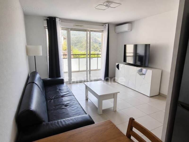 Appartement à CARROS