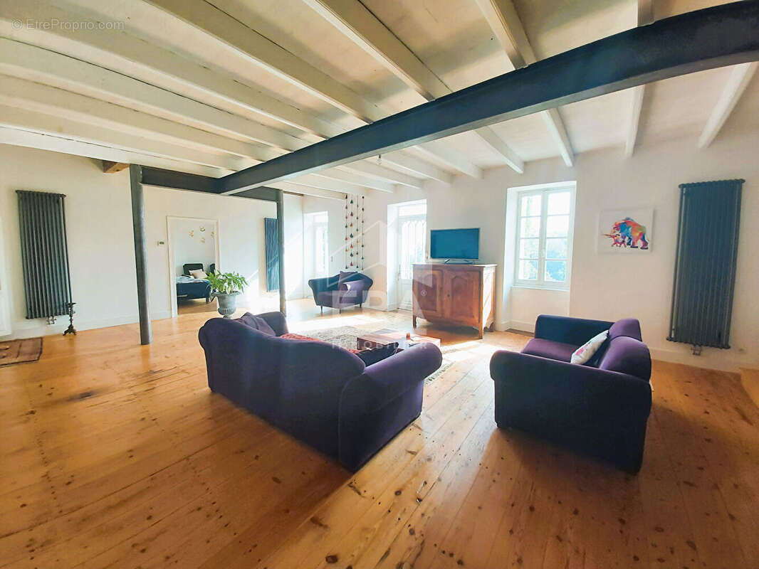 Maison à MONTCARET