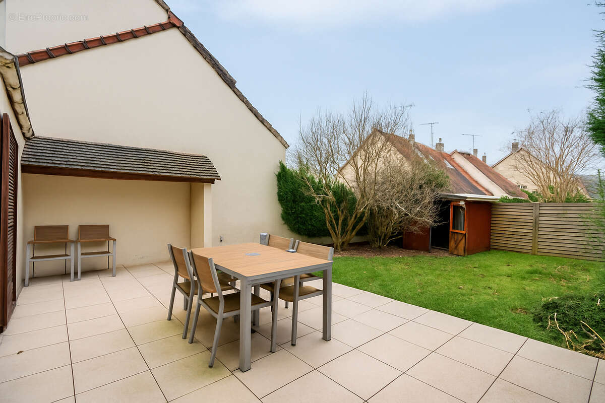 Maison à JOUARS-PONTCHARTRAIN