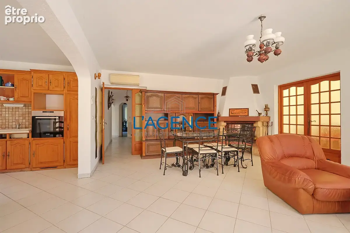 Hyeres proche commodités villa 260m2 avec piscine au calme - photo 17