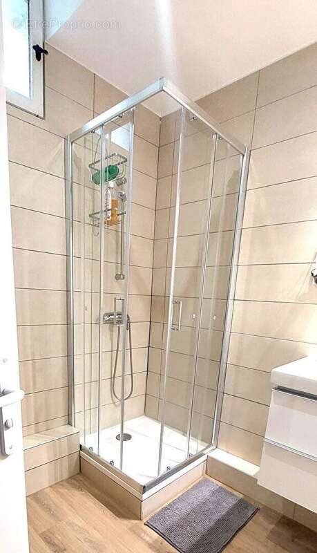 Appartement à CHARENTON-LE-PONT