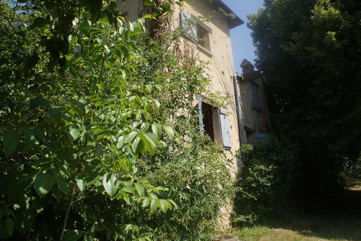 A VOIR. Belle maison en pierre de 4 chambres avec dépendances et vues sur terrain d'environ 2811m2 - photo 42