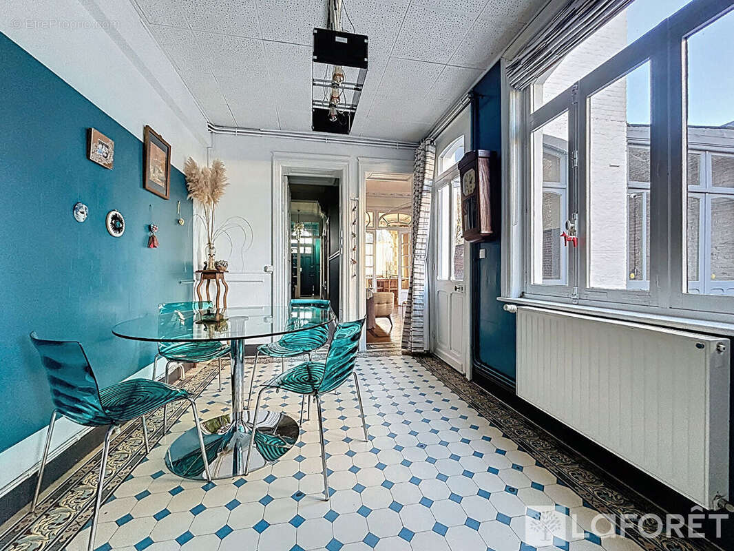 Maison à LA CHAPELLE-D'ARMENTIERES