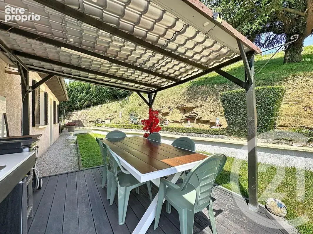 Maison 185 m² à Chaponnay  - photo 2