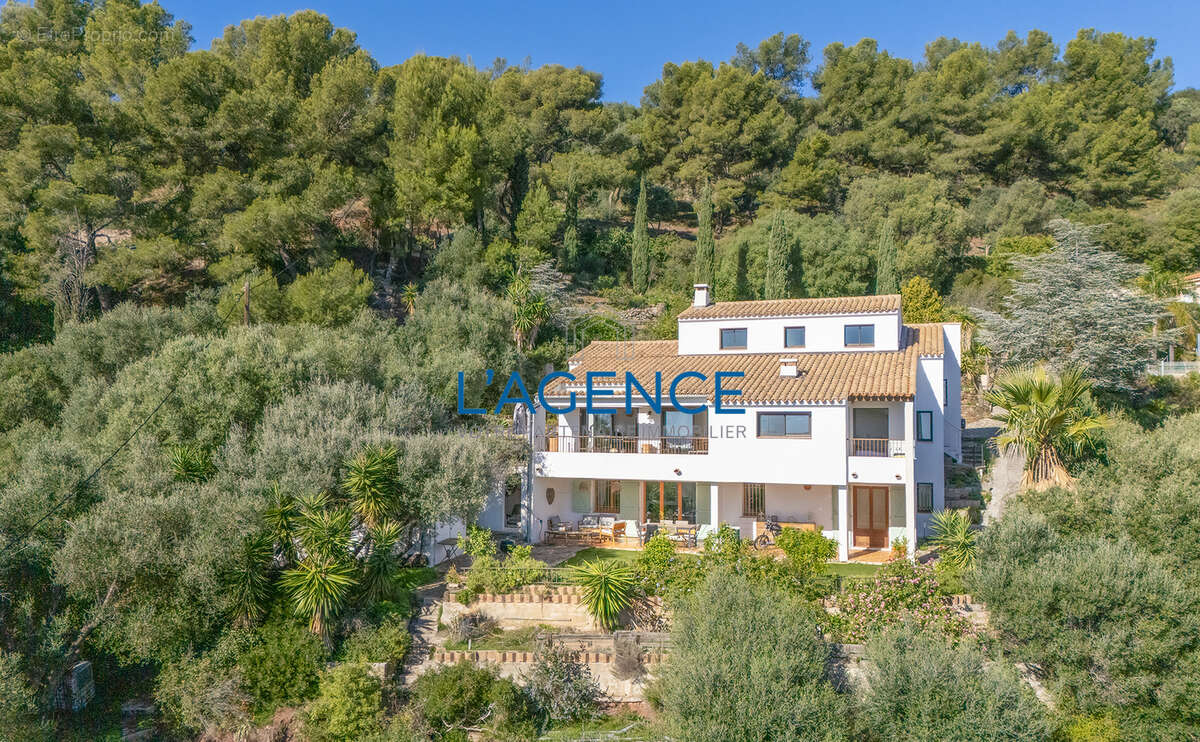 Maison à HYERES
