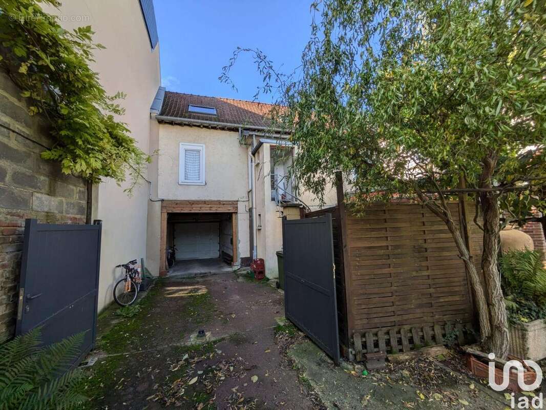 Photo 4 - Commerce à PONT-DE-METZ