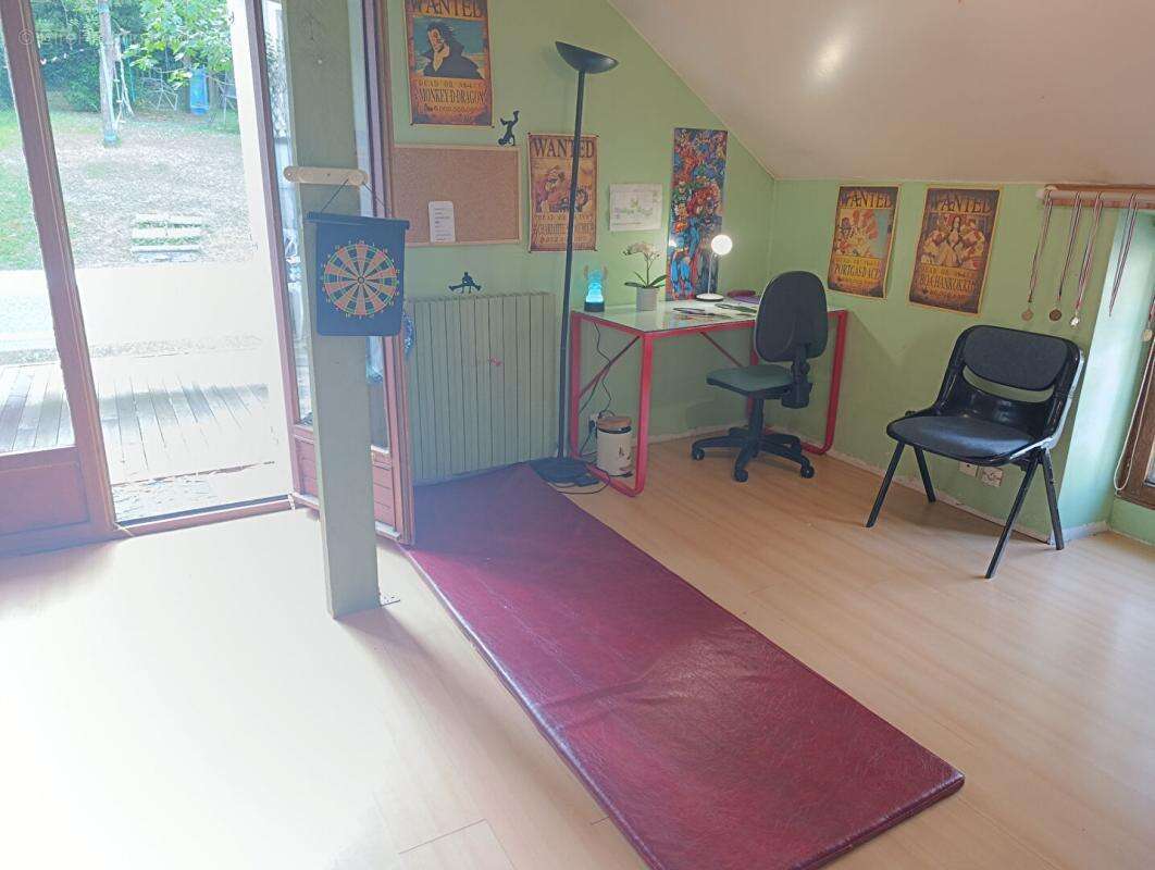 Maison à VARENNES-JARCY