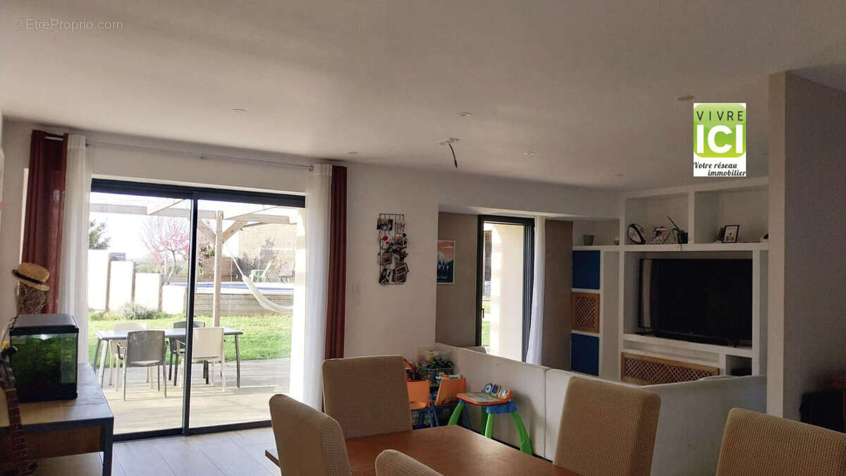 Maison à LA CHAPELLE-BASSE-MER