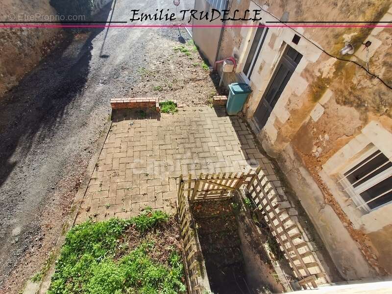 Maison à SAINT-VINCENT-DU-LOROUER