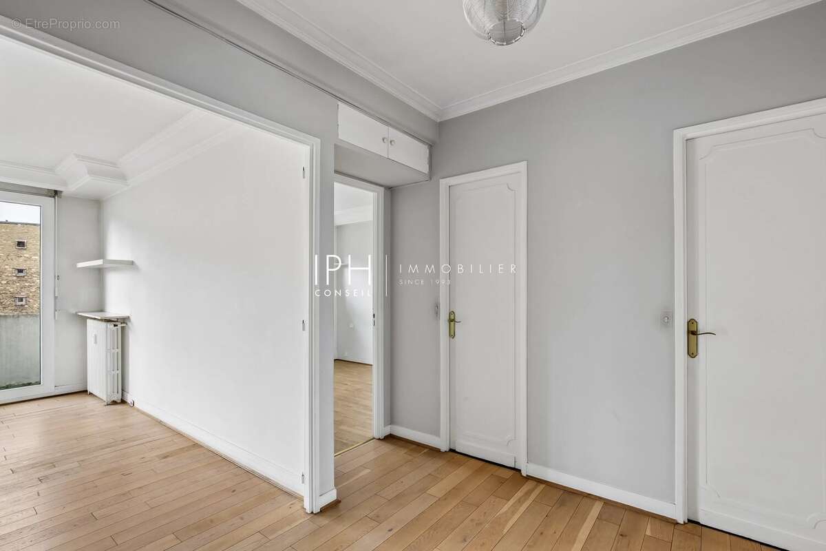 Appartement à NEUILLY-SUR-SEINE