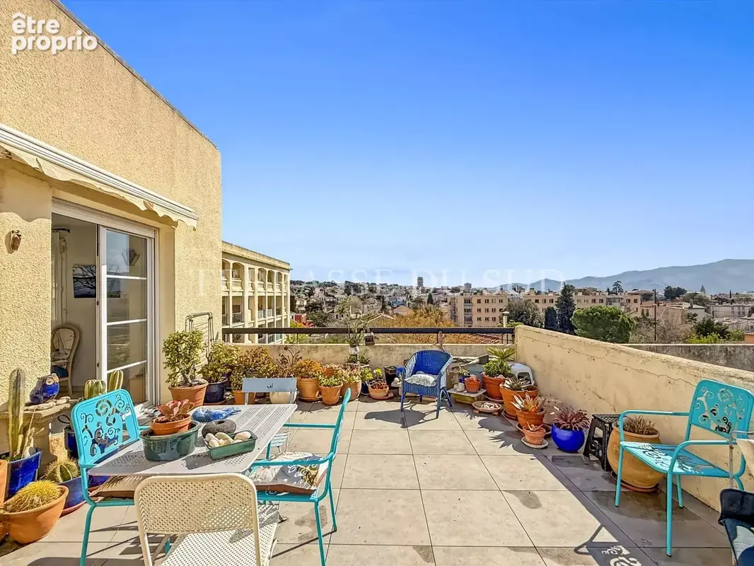 Vente Appartement T2/3 de 58 m2 LC avec Grande Terrasse, Parking Privatif et Cave - Montolivet Marseille 12 - photo 5