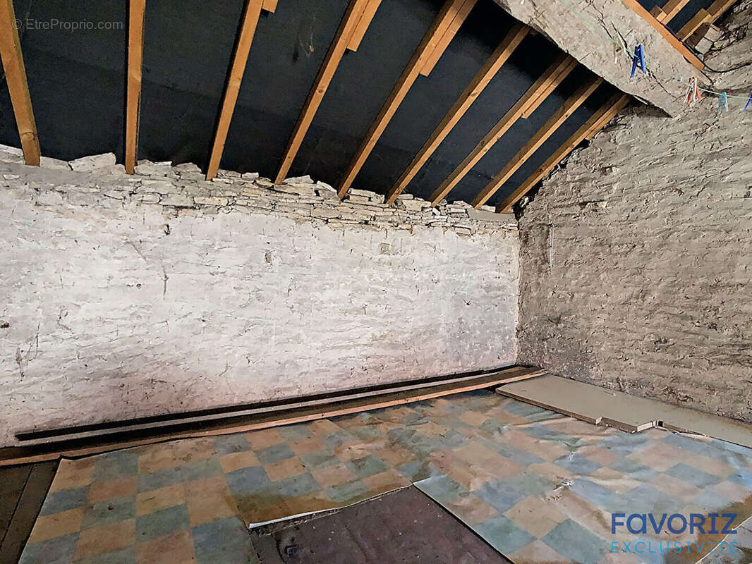 Maison à FONTAINE-FRANCAISE