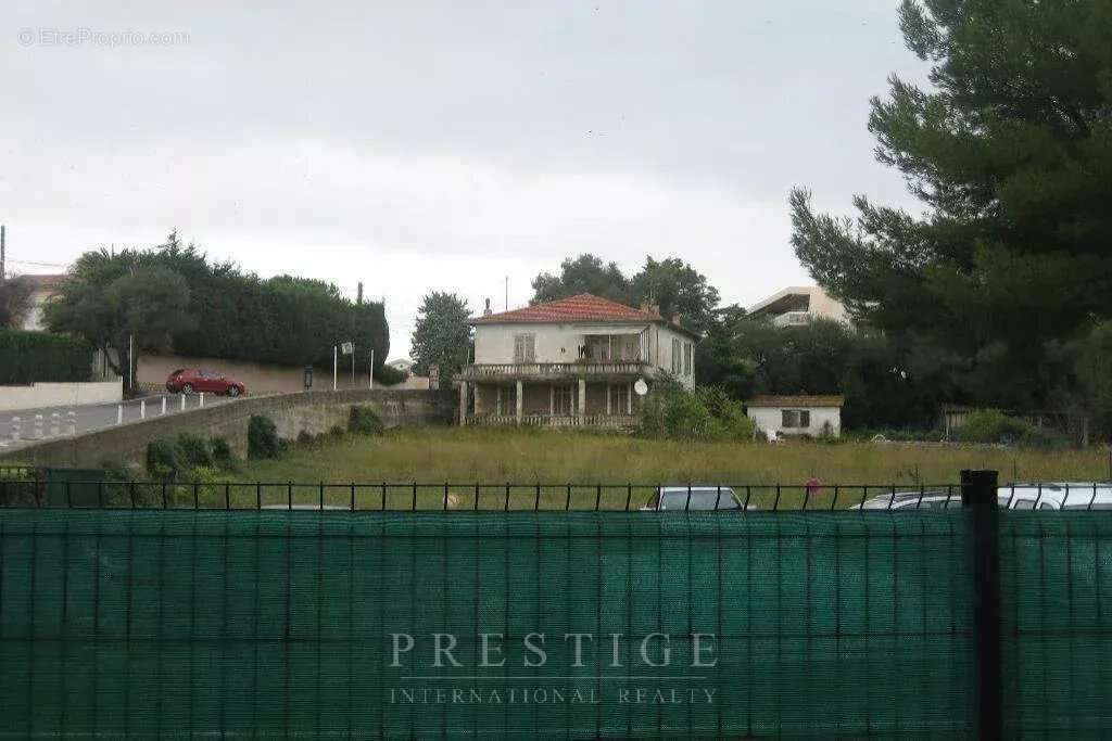 Antibes, studio meublé et loué, terrasse & jardin - photo 10