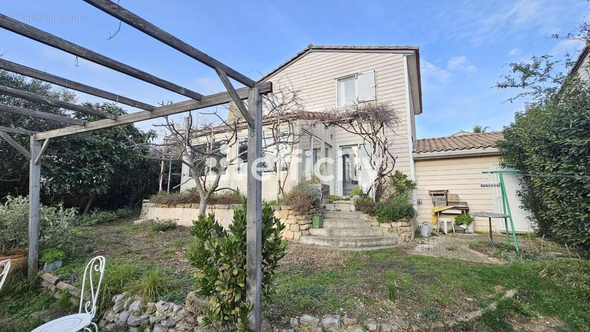 Maison à SAINT-GEORGES-D'ORQUES