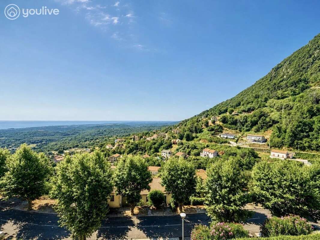Appartement T2 Meublé  – Dernier étage avec ascenseur – Vue mer & montagne – Garage et parking - photo 13
