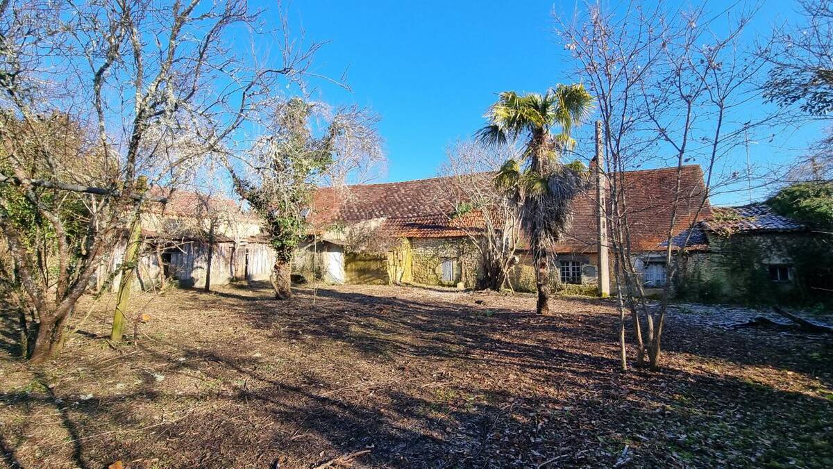 Maison à SAINT-FELIX-DE-VILLADEIX