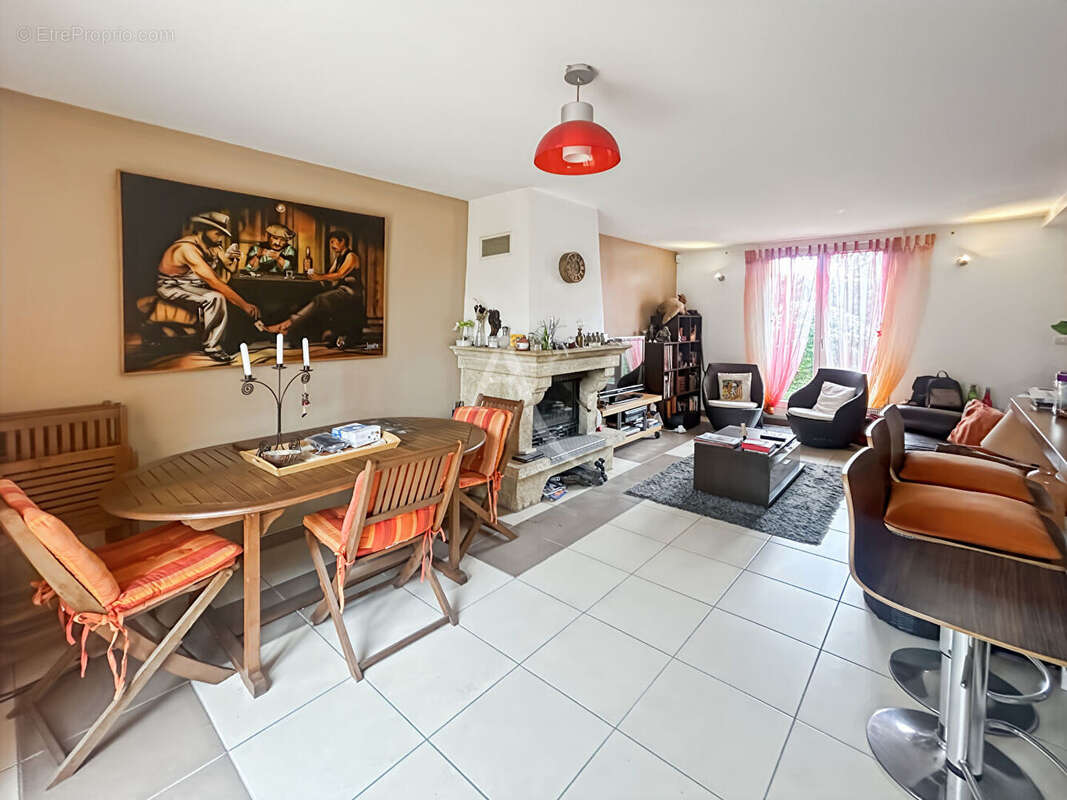 Maison à COURDIMANCHE