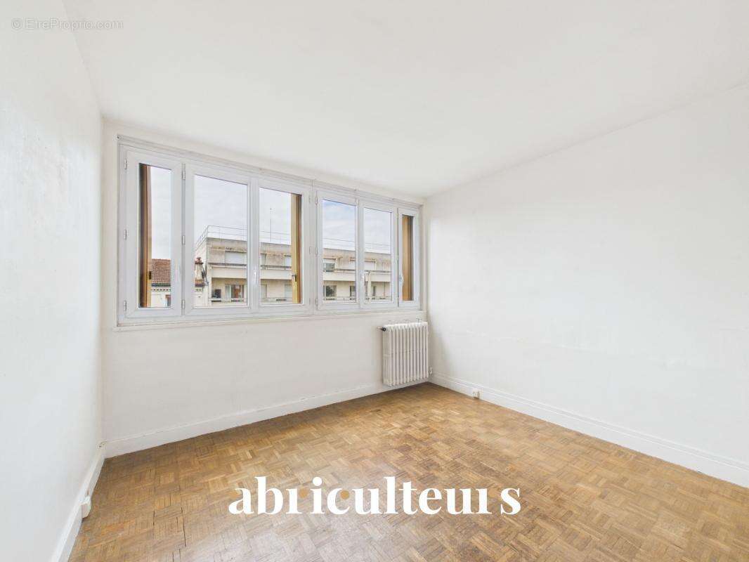 Excellent potentiel pour ce 3 pièces plein sud en vente à Montreuil (93100) - photo 3