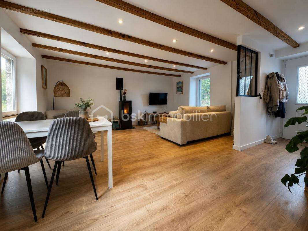 Maison de ville 94 m² environ – 3 chambres – Centre-bourg de Plumergat - photo 3